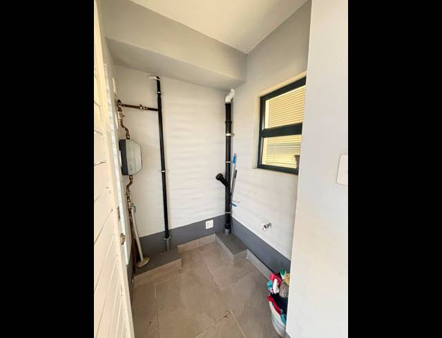 2 BEDROOM APARTMENT FOR SALE IN UMHLANGA RIDGE